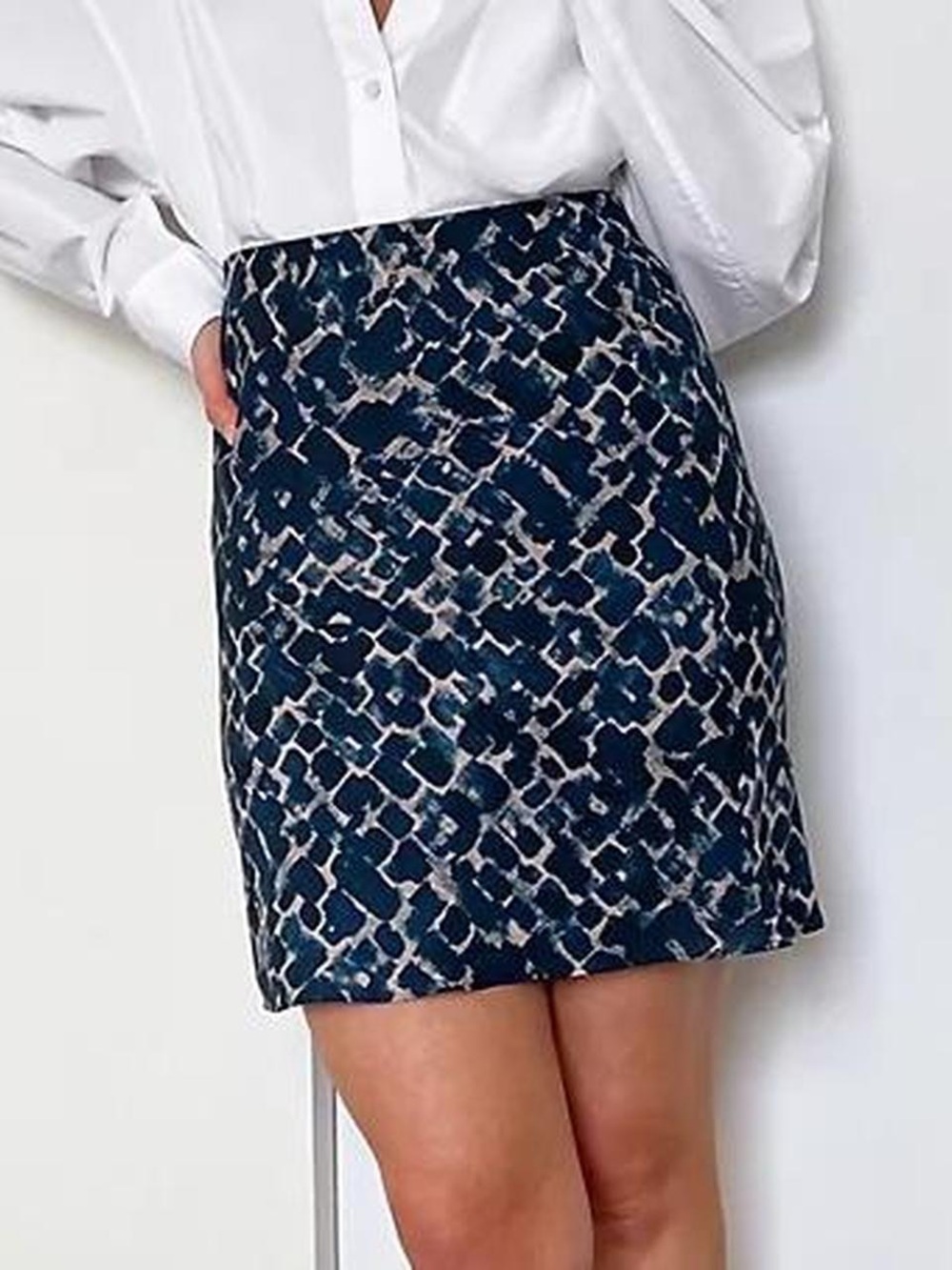 Aritzia Babaton Slip Mini Skirt Blue Abstract Square Print Size 4